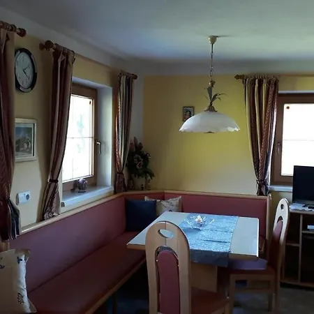 Haus Ausserberg Farm stay Steinberg am Rofan